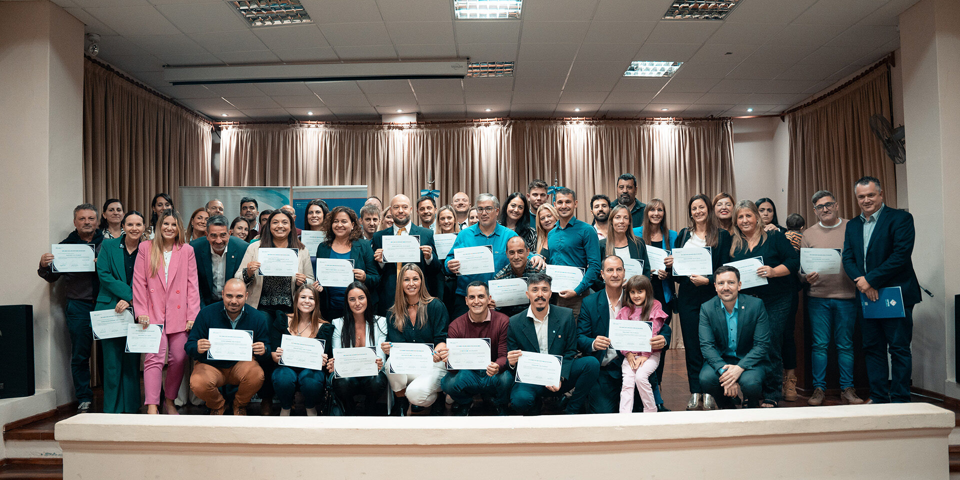 4.04.12 Entrega diplomas UNER-58